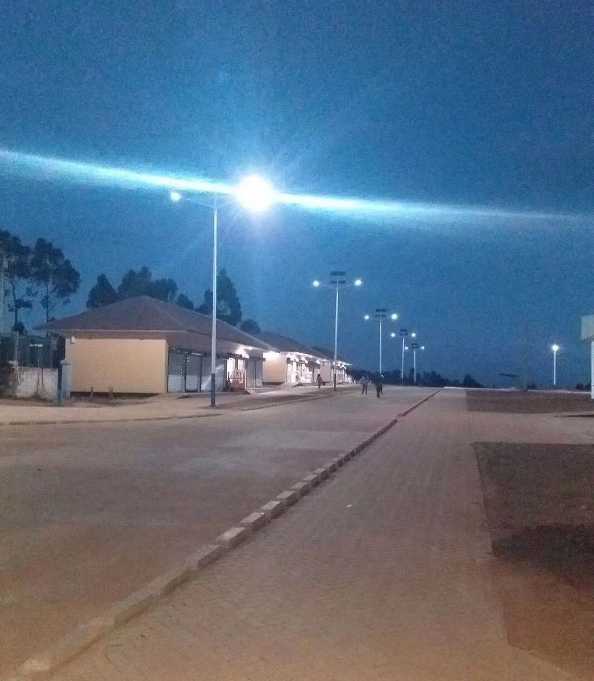 盘龙区非洲科特迪瓦太阳能路灯工程